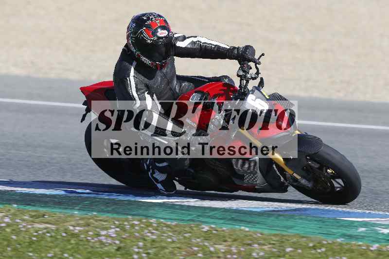 /Archiv-2024/02 29.01.-02.02.2024 Moto Center Thun Jerez/Gruppe gruen-green/6